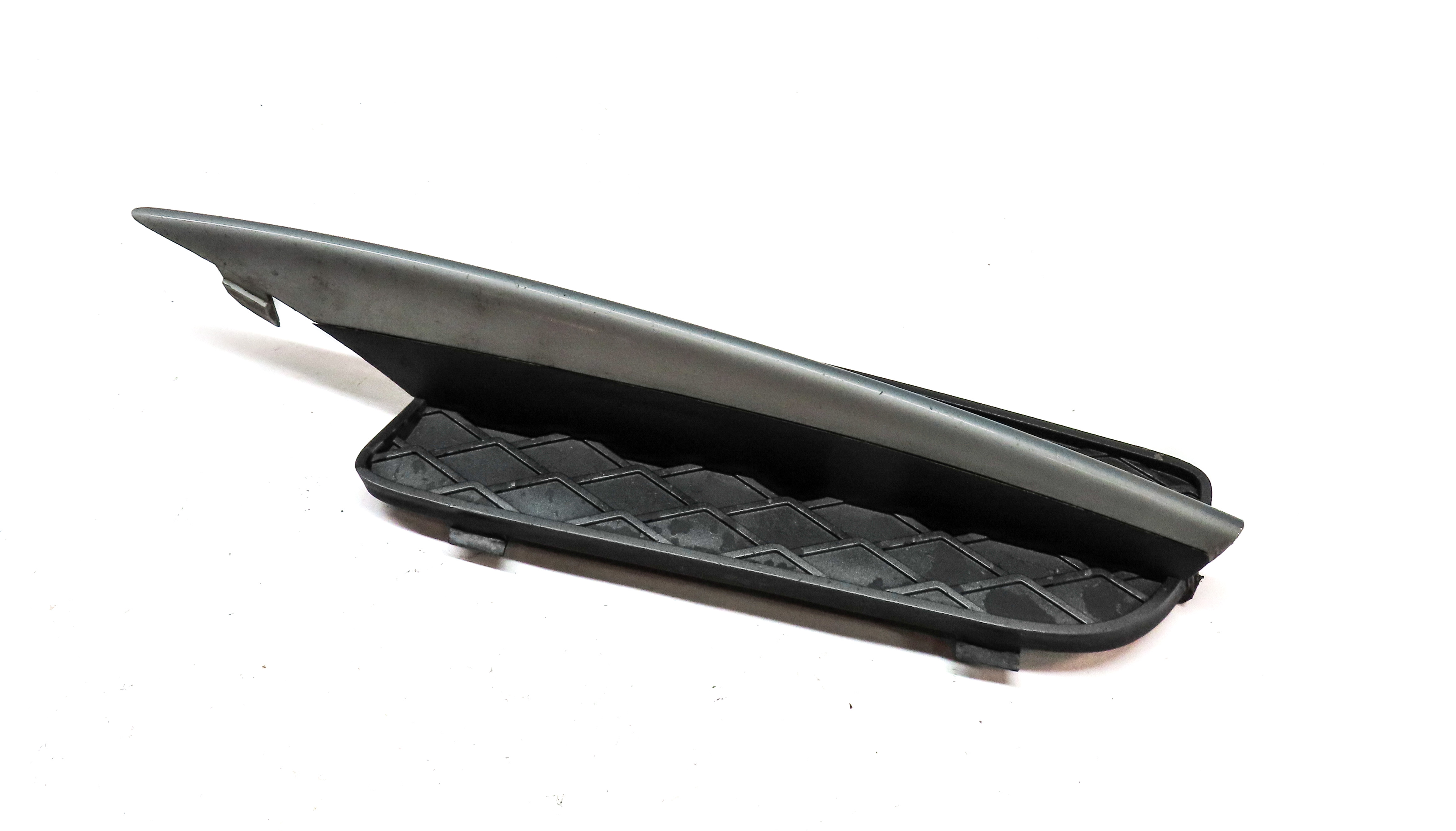 2007-2010 BMW X5 (E70) LEFT FRONT DRIVER LOWER BUMPER AIR VENT GRILLE TRIM — exact item pictured
